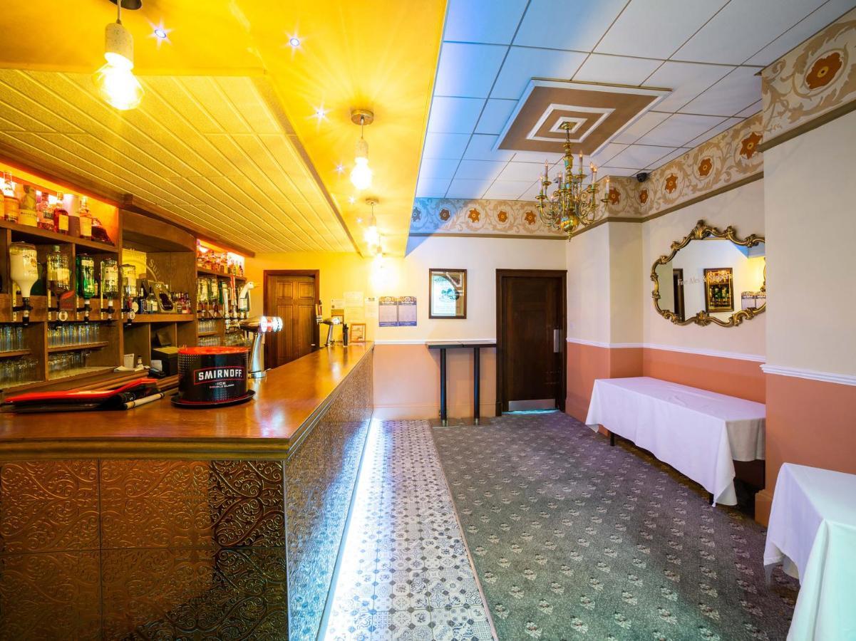 Oyo Douglas Hotel Kilmarnock Eksteriør bilde
